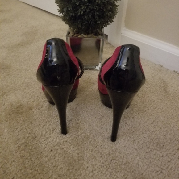 Shoe - Picture 5 of 8